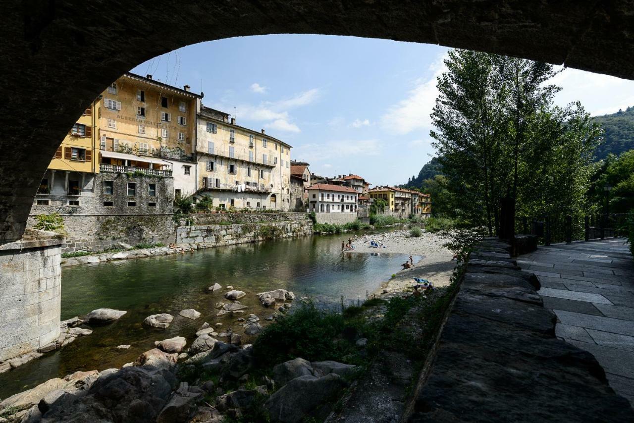Al Vicolo Del Gallo Varallo Exterior foto